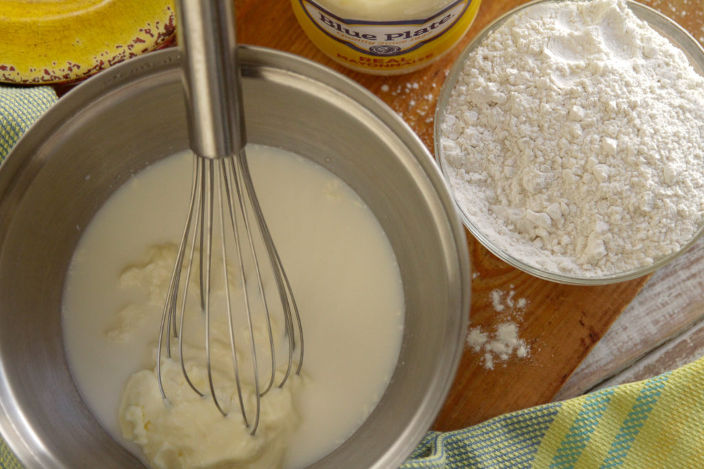 Mixing the liquid ingredients